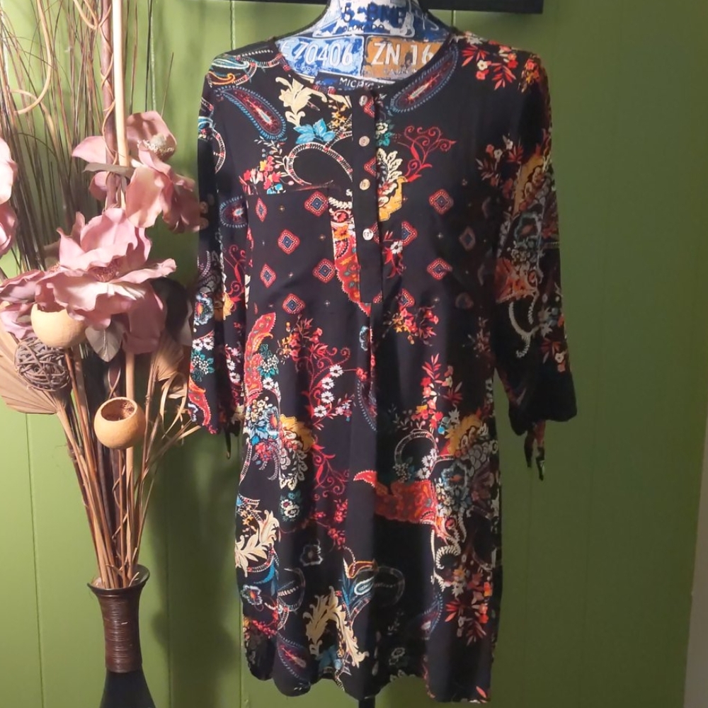 4/$25 Valerie Stevens medium tunic dress floral
